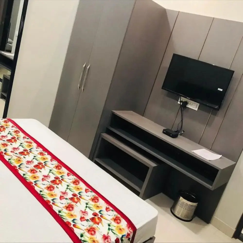 The Highland by OYO Rooms