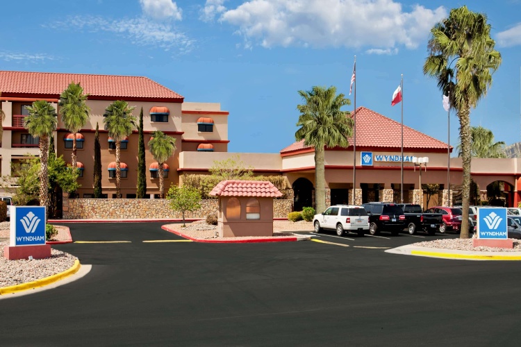 Wyndham El Paso Airport Hotel & Water Park photo 12