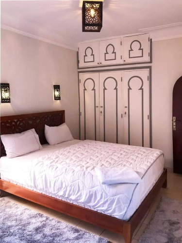 Safran flat with 2 large terraces Central Location