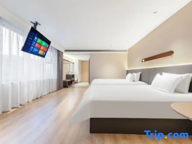 Deluxe Twin Family room