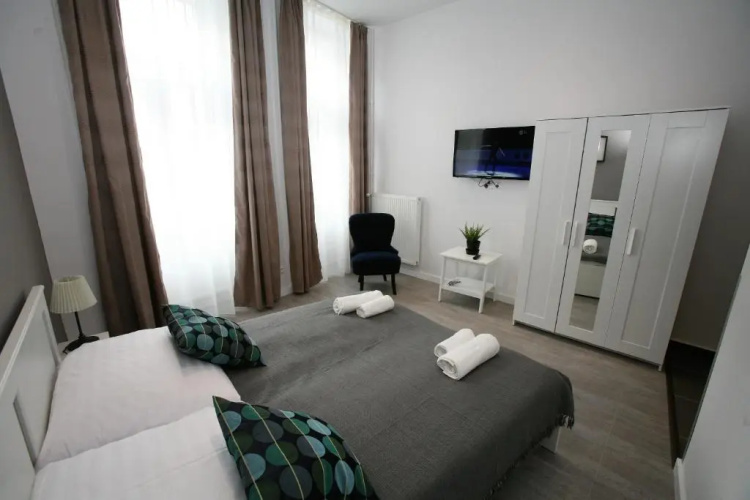Center Rooms