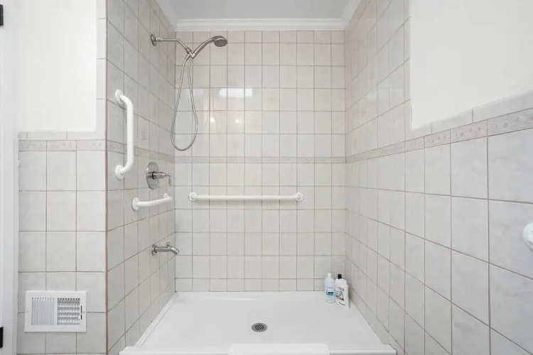 4Beds Private Unit Near BeachWalk Golf