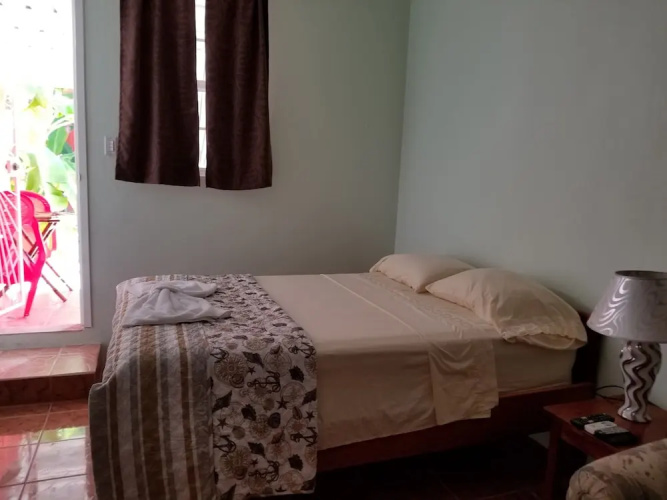 Canuck Cottage Studio Apartment