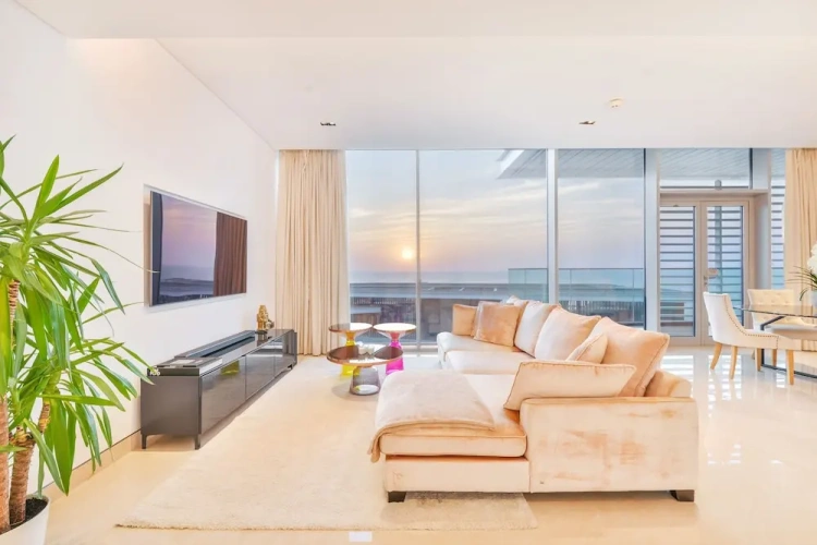2 Bedrooms Premium Apartment with balcony and with sea view