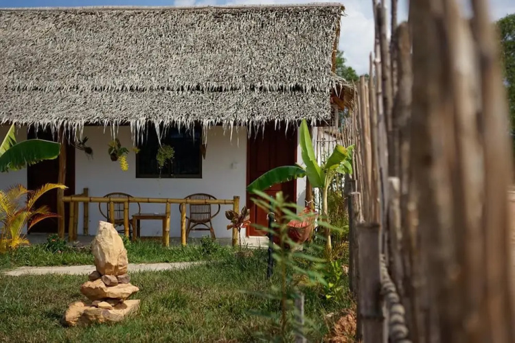 White Moon Bungalows