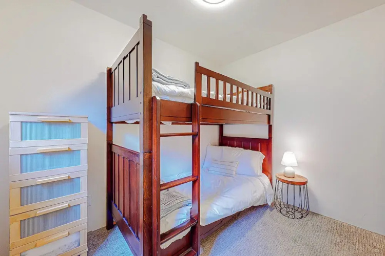 Forested 4 BR w/ Games, Fire Pit & Wood Stove