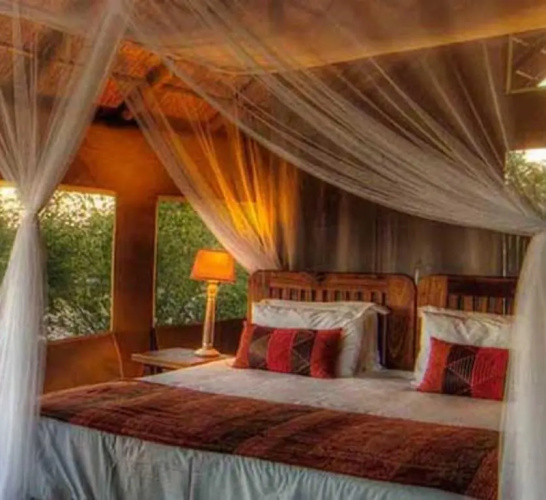 Dinaka Lodge