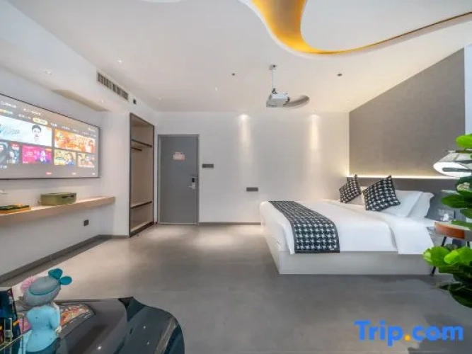 Standard room with city view