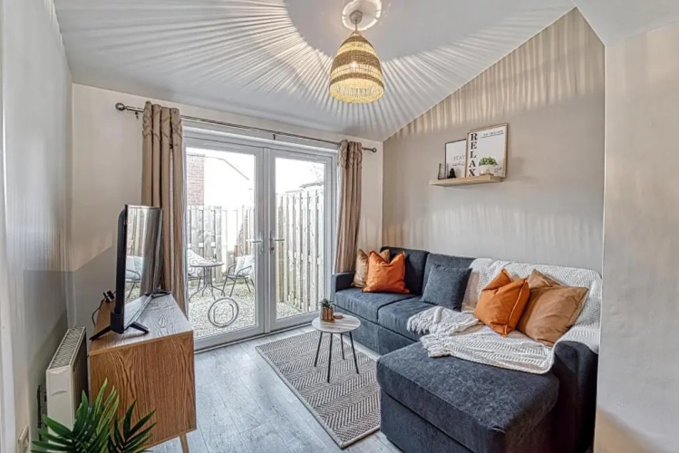 2 Bedrooms Apartment