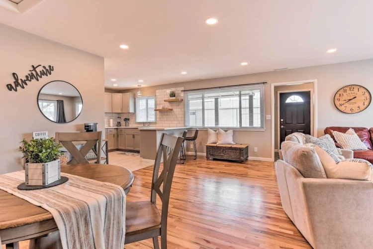 2 Bedrooms Apartment