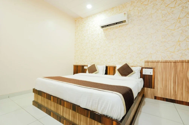 Standard Club room