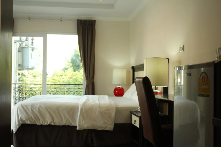 LK Pearl Place