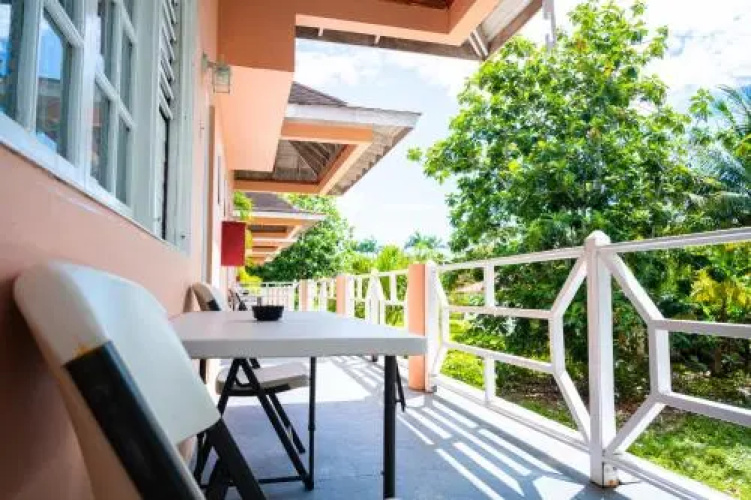 Shields Negril Villas