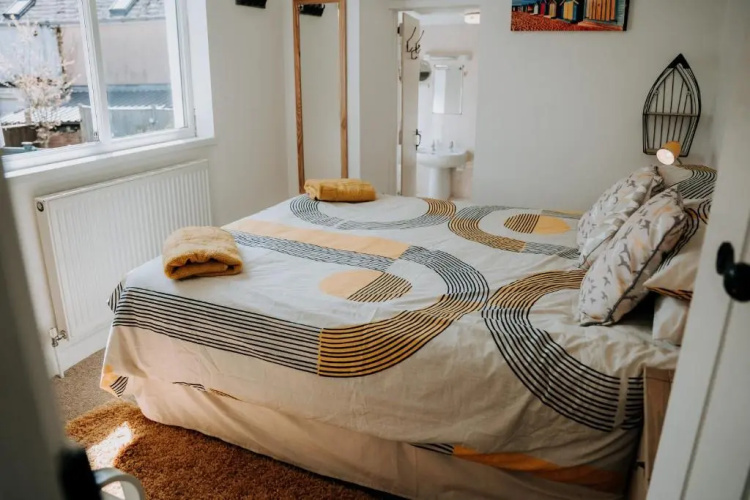 Hamilton Lodge - Cottage sleeps 8