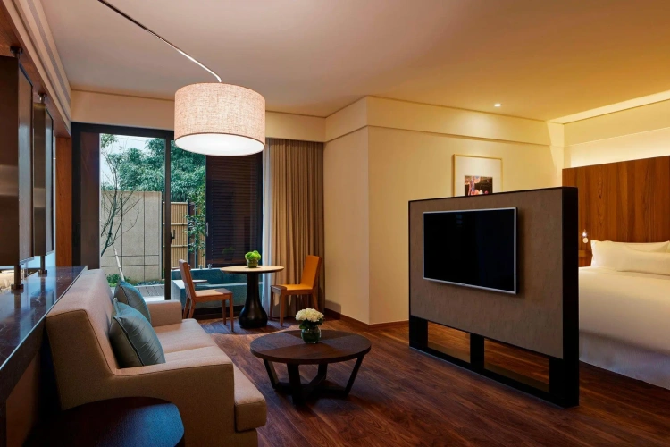 1 Bedroom Deluxe Double Suite with balcony