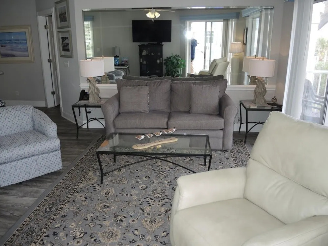 308m 1 Bedroom Condo by RedAwning