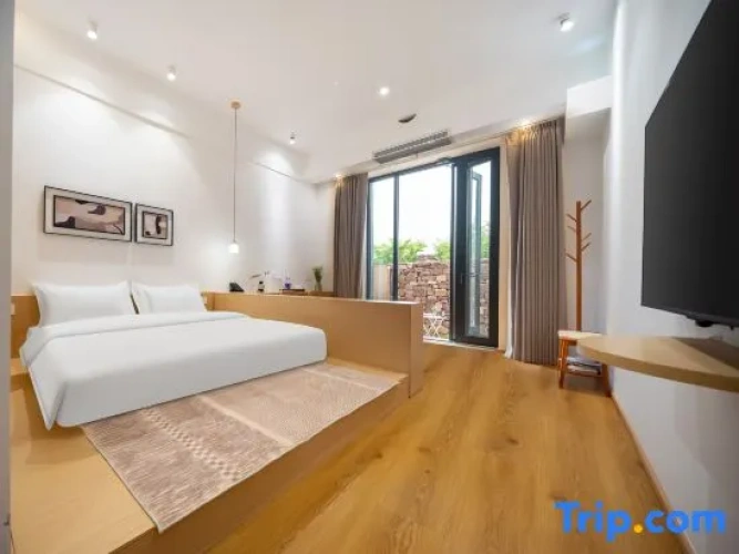 Standard Double room with courtyard view