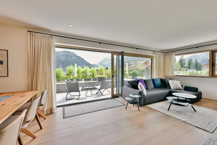 2 Bedrooms Apartment