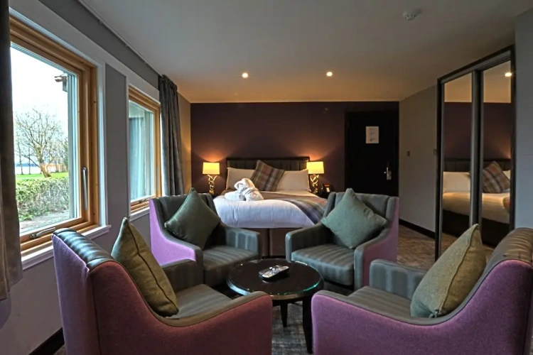 1 Bedroom Standard Quadruple Family room