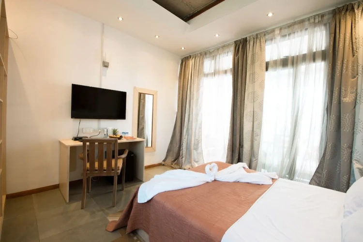 1 Bedroom Standard Double room with pool view