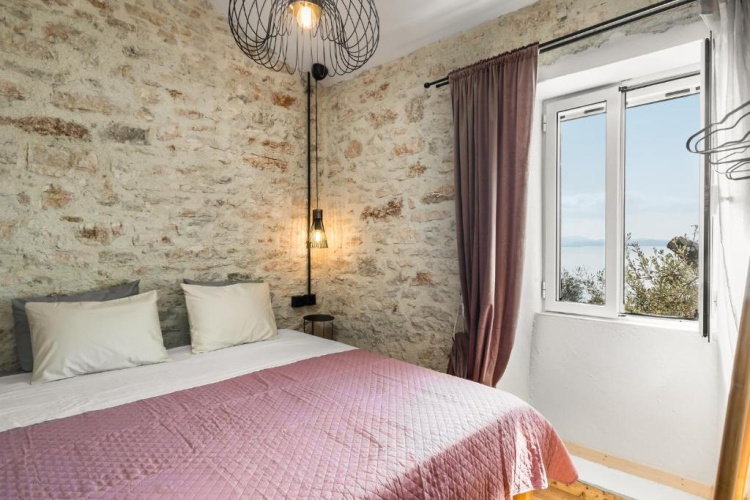 2 Bedrooms Cottage