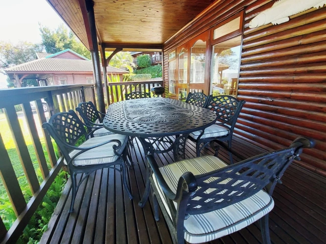 1 Bedroom Family Chalet with bay view