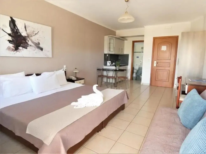 Lazaratos Hotel