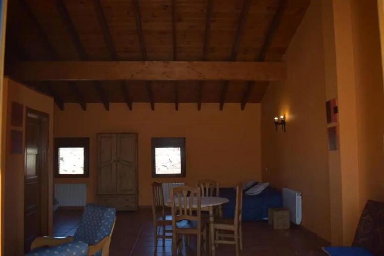 3 Bedrooms Apartment