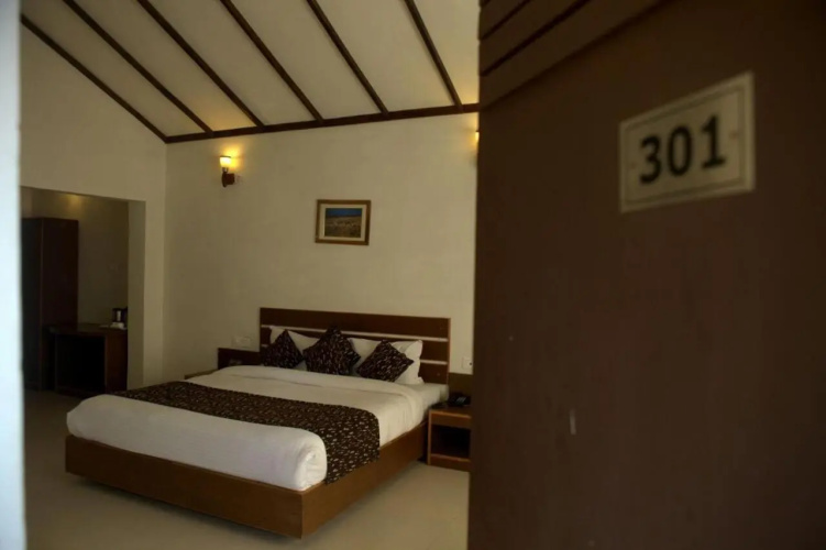 Corbett Rattan Elwood Resort