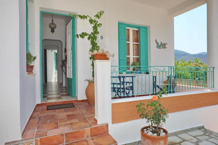 2 Bedrooms Cottage