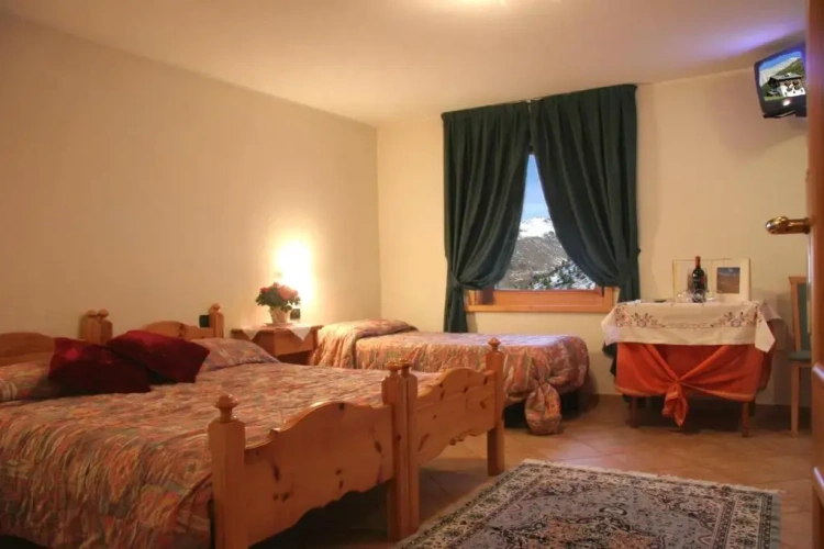 Standard Family room with mountain view