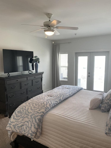 Pavilion Palms 103b