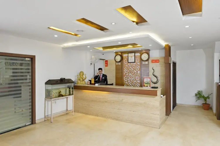 Hotel Paras