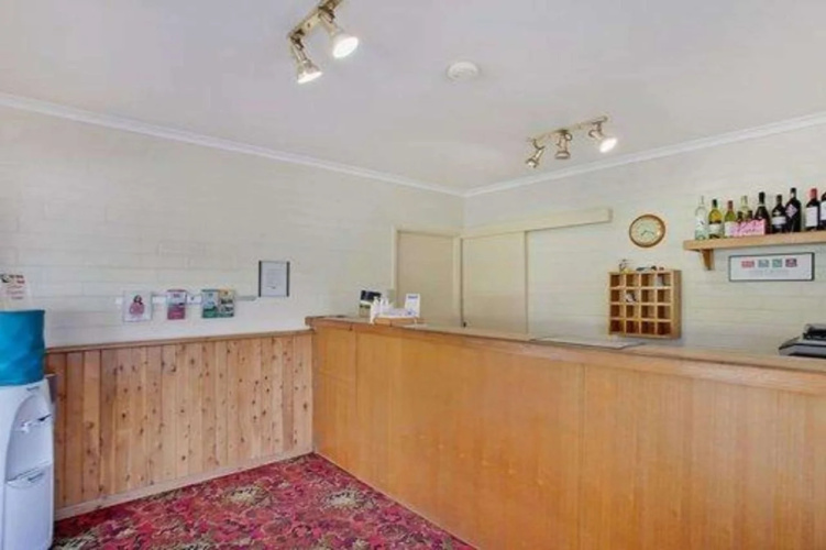Pioneer Motel