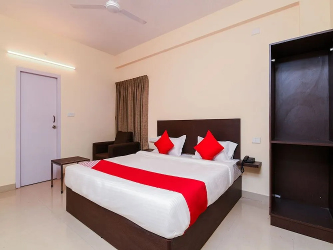 Oyo 22782 Akshara Suites