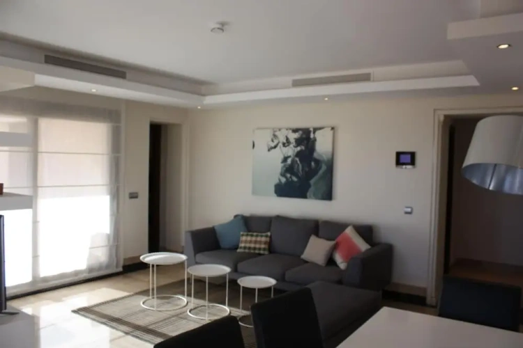 2 Bedrooms Apartment