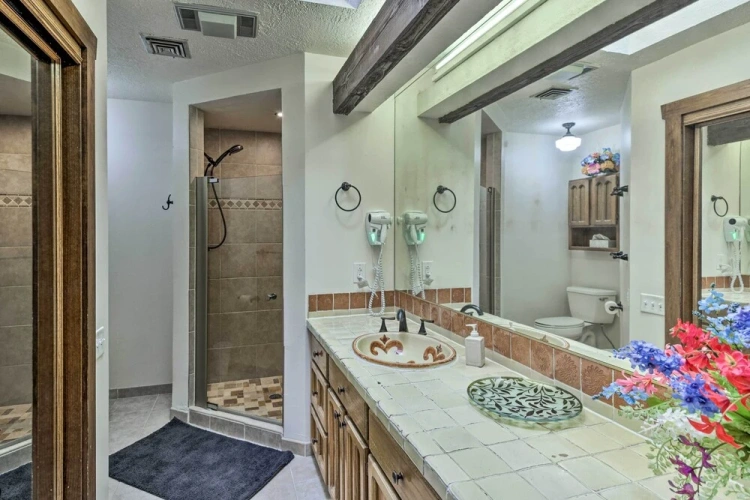 3 Bedrooms Apartment
