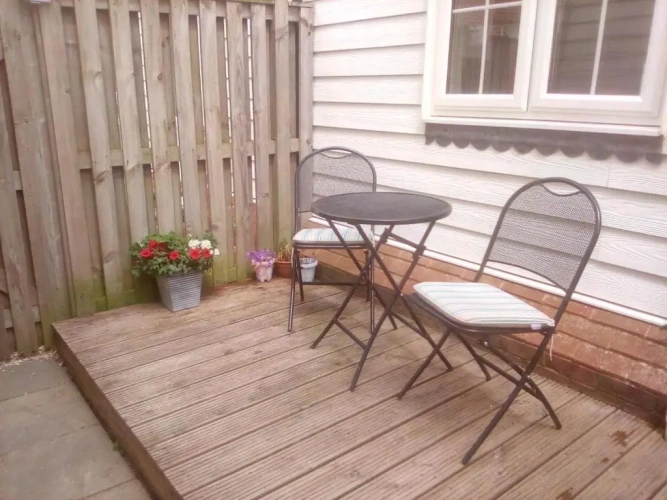 2 Bedrooms Cottage
