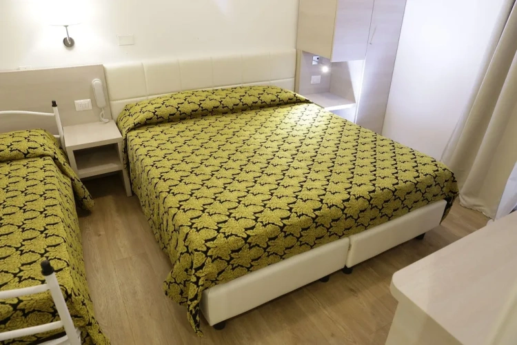 Economy Triple room