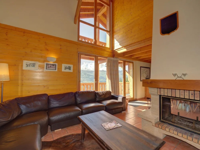 Spacious Chalet in Vallandry With Terrace
