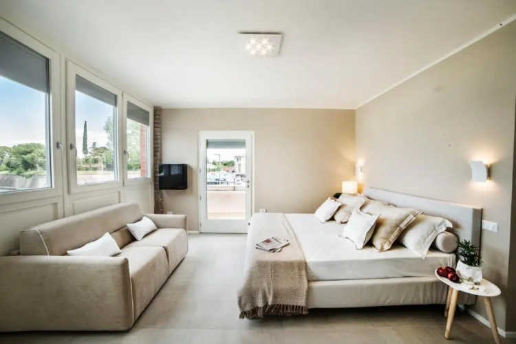Standard Double room with balcony and with lake view