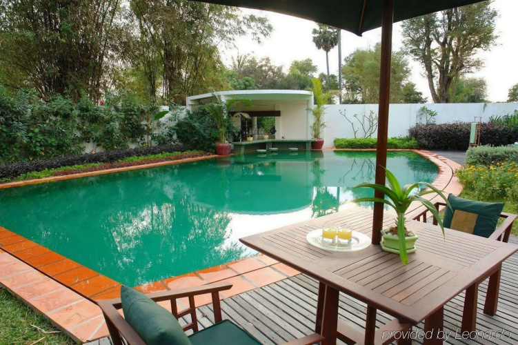 AMATAO Tropical Residence