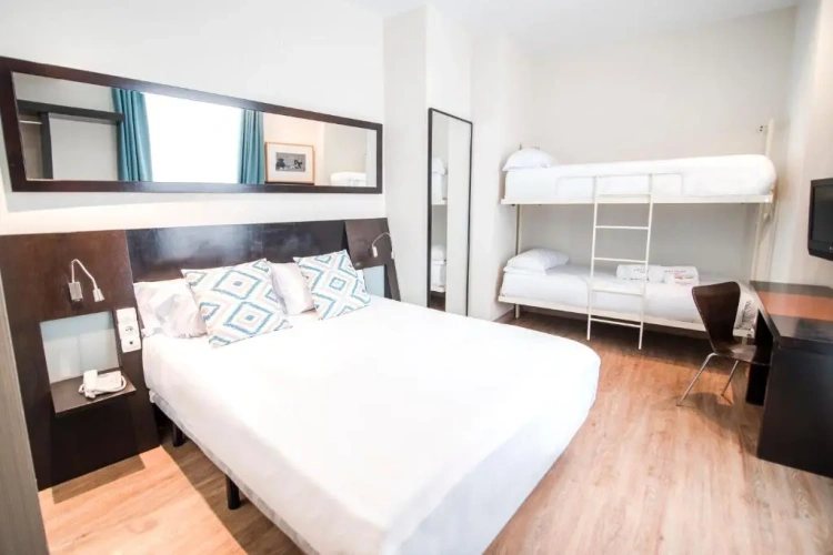 Standard Quadruple room