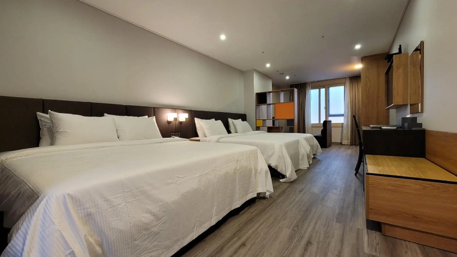 Quadruple Suite