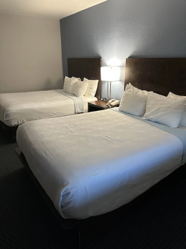 Sugar Creek Inn & Suites