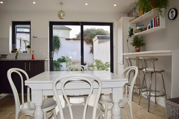 Charming 2 Bedroom House in Cabra