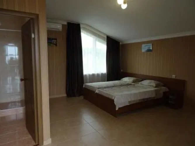 Robinzon Guest House