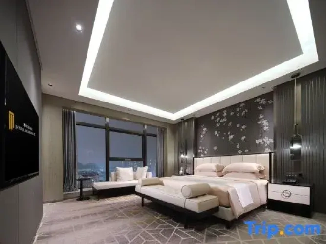 1 Bedroom Deluxe Suite