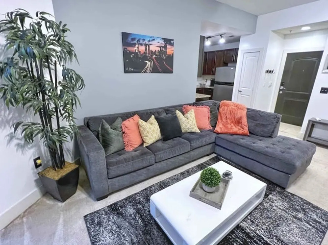 2 Two King Bed Buckhead Condo