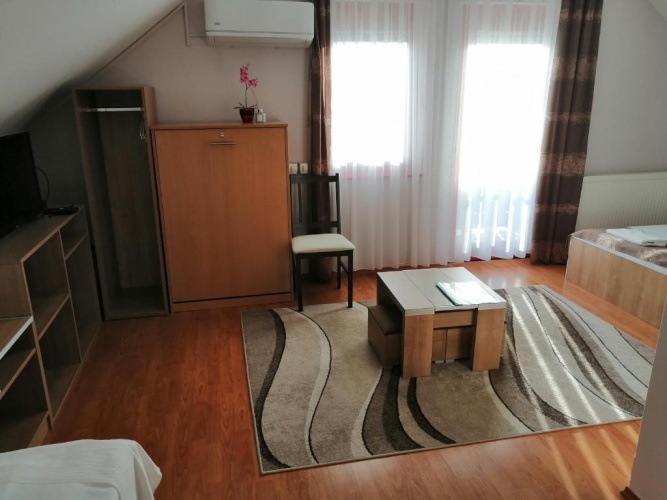 Standard Triple room with balcony